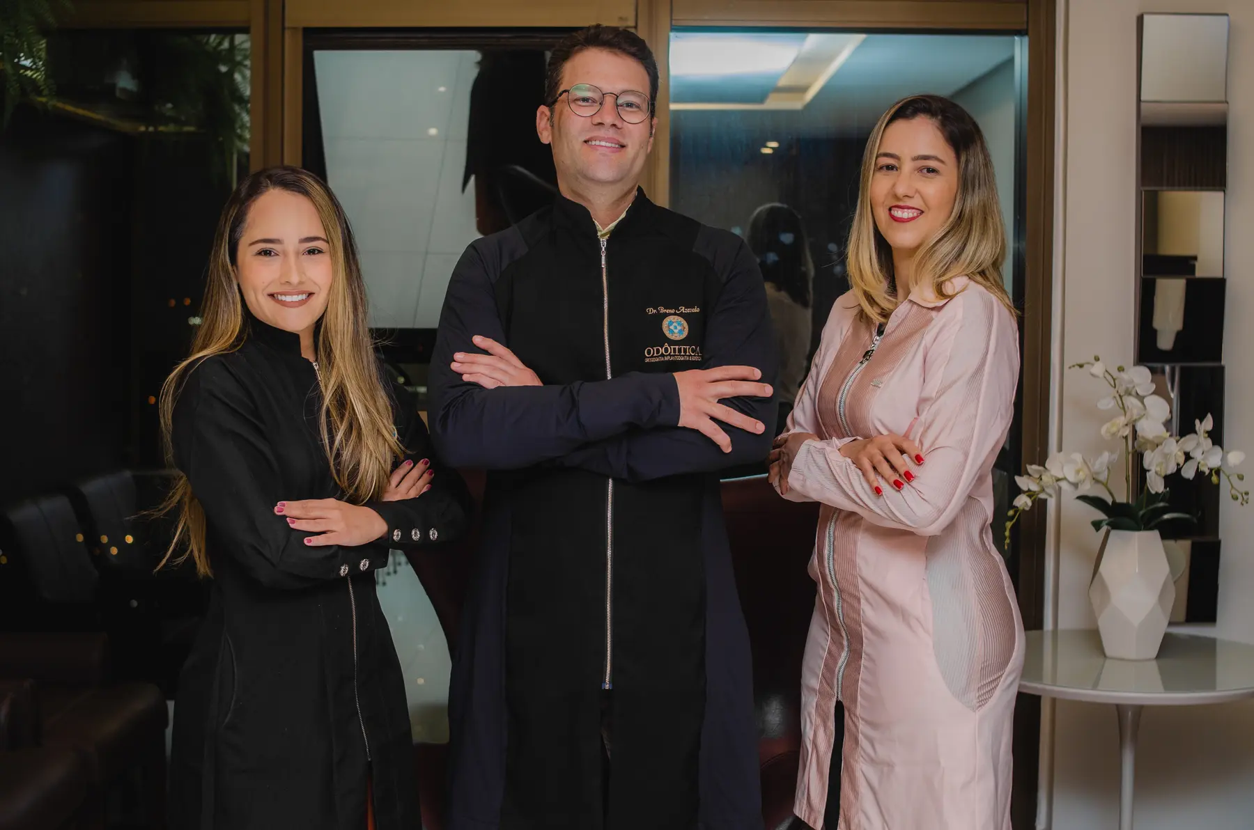 Equipe da Odôntica reunida na clínica
